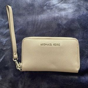 MICHAEL Michael Kors Leather Continental Wallet